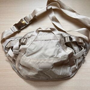 Athleta Excursion Large Belt Bag in Cream/Tan